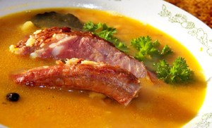 Как готовится  суп гороховый с копчеными ребрами 
