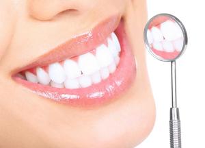 Процедуры отбеливания зубов