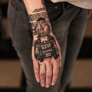 Татуировки на плече и руке