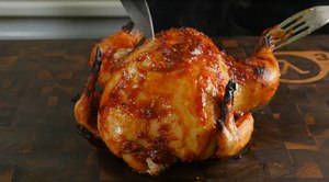Как запечь курицу целиком с корочкой в духовке