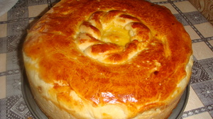Пирог на кефире с медом и орехами
