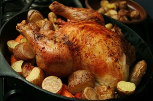 Курица запеченная с картошкой в духовке