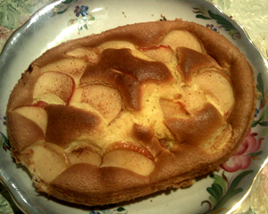 Открытый пирог с яблоками.