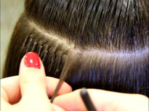 Плюсы  и минусы наращивания волос